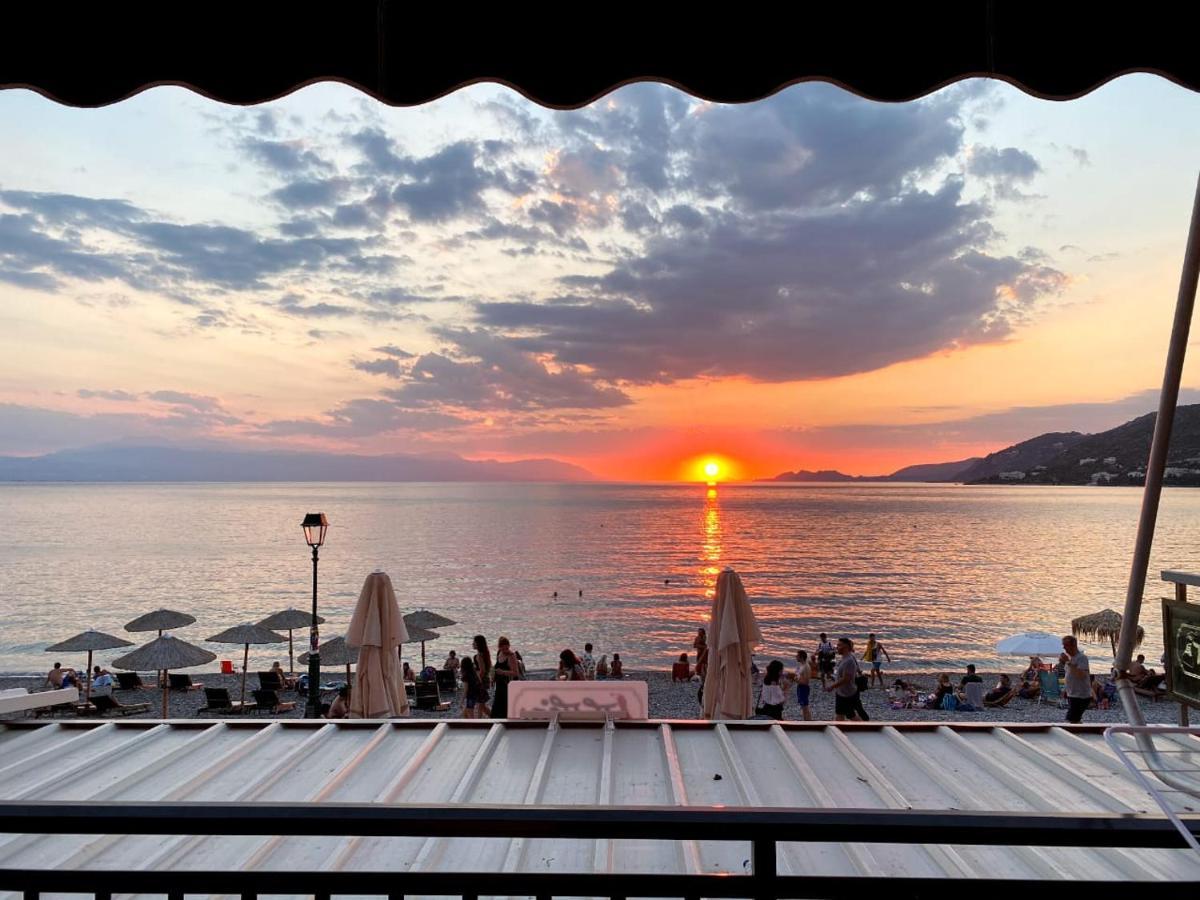 Grace Seaside Apartment Loutraki  Exterior photo