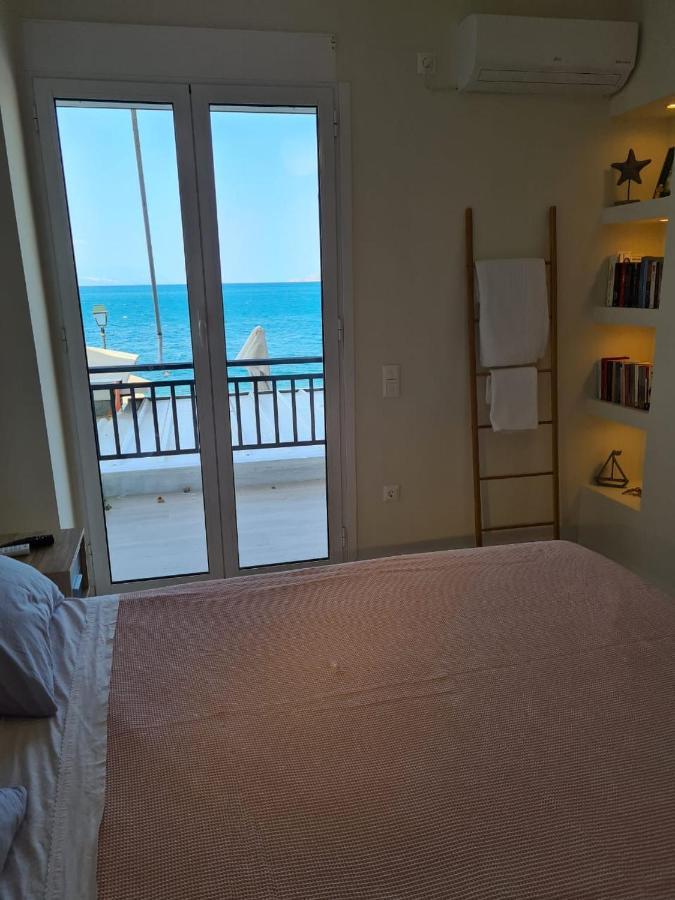 Grace Seaside Apartment Loutraki  Exterior photo