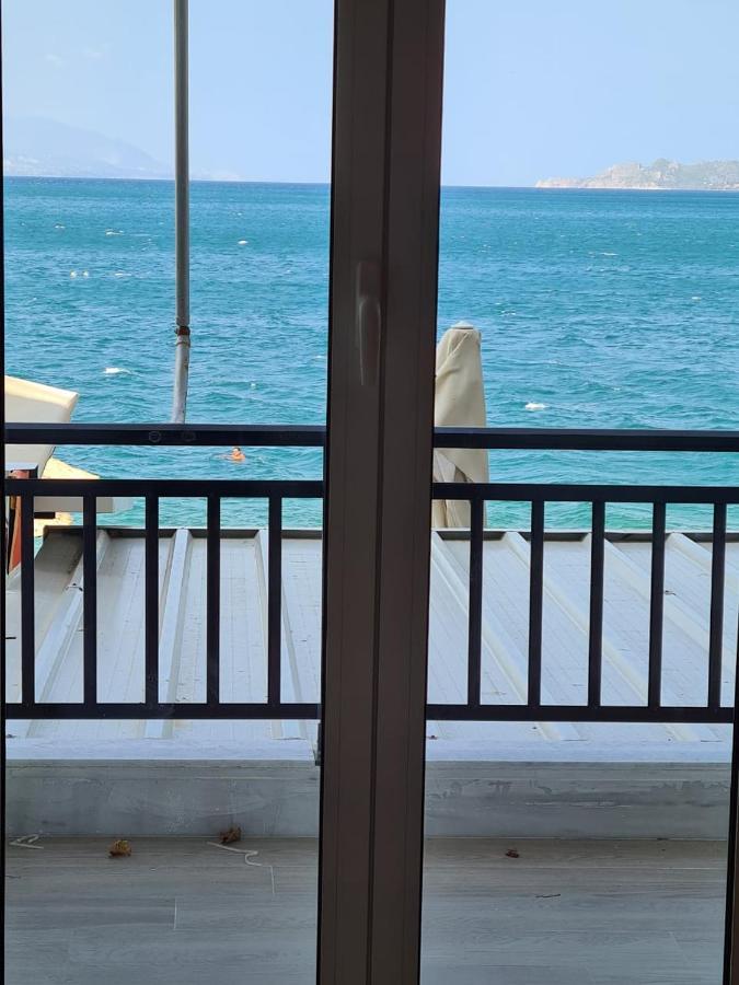 Grace Seaside Apartment Loutraki  Exterior photo